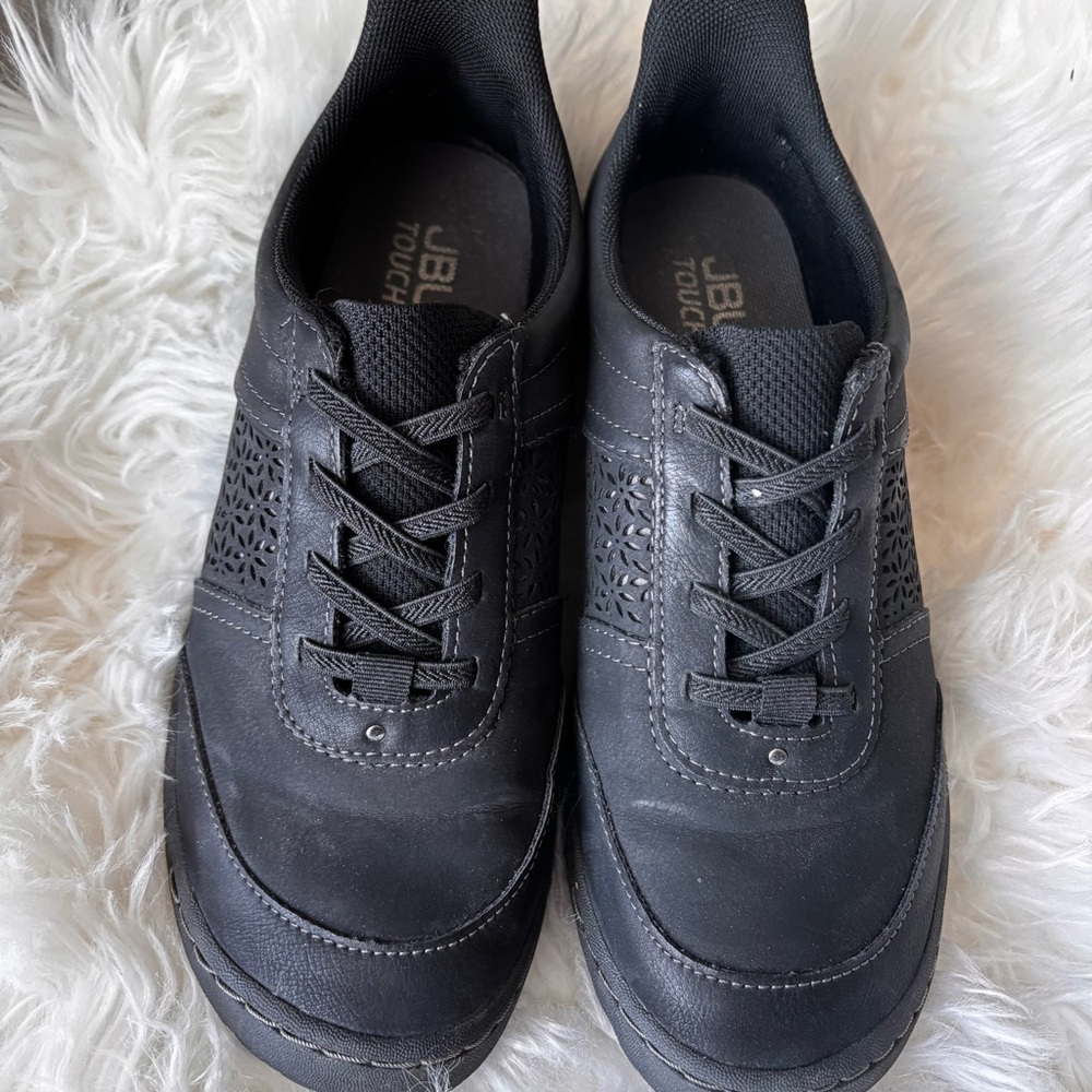 JBU Used! Women’s black slip-on Casual walking sneakers